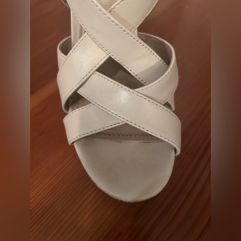 Vince Camuto Size 7.5 M Off White Open Toe Platform Leather Duval - Picture 8 of 11